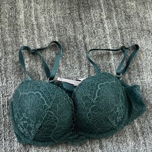 Elegant Lace Underwire Bra - Green padded